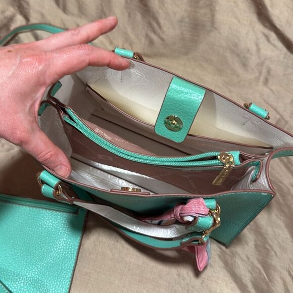 Anne Klein Seafoam Mint Green Convertible 2 In 1 Bag Crossbody And Wristlet - Picture 7 of 8